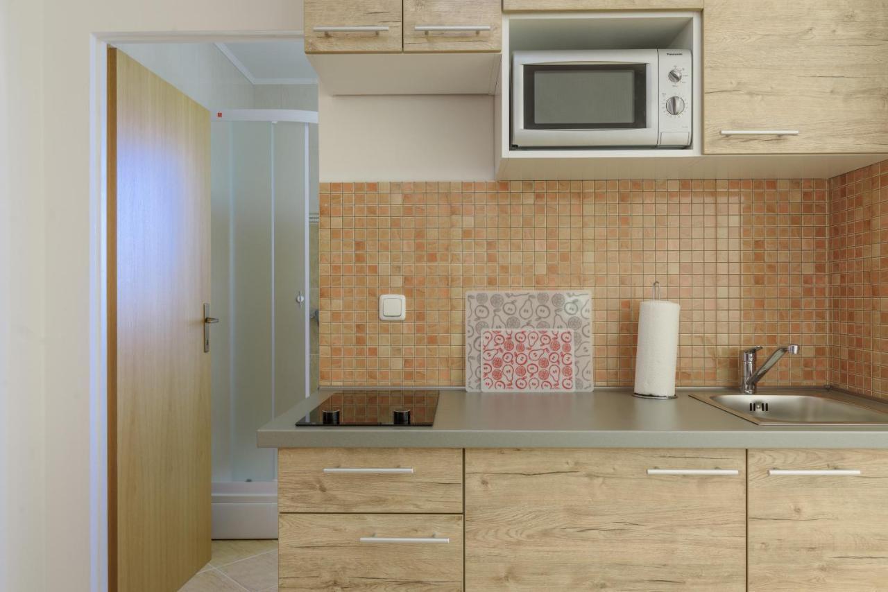 Apartmani Emil Trogir Exterior photo